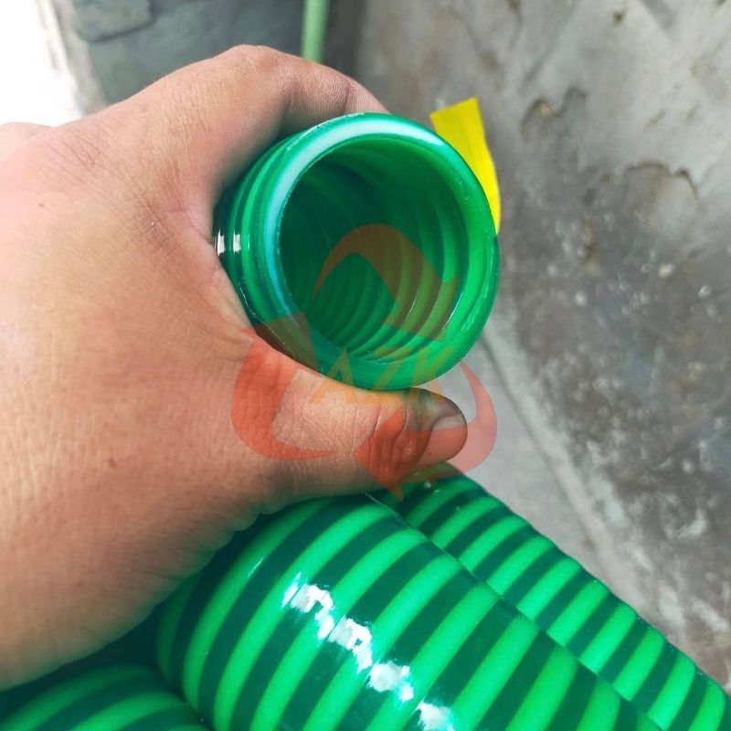 ống nước gân xanh